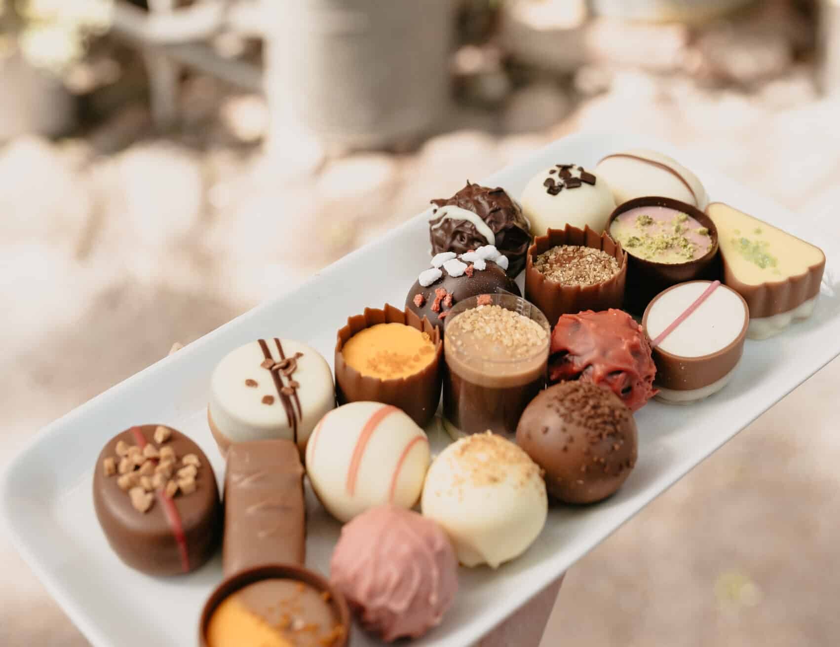 Kesän konvehteja Tallipihan Suklaapuodista