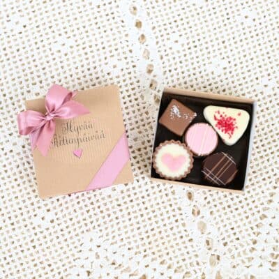 Äitienpäiväteemainen suklaarasia 5 kpl