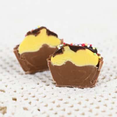 Banana split konvehti halkaistu