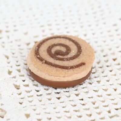 KokonainenCinnamon Roll -konvehti
